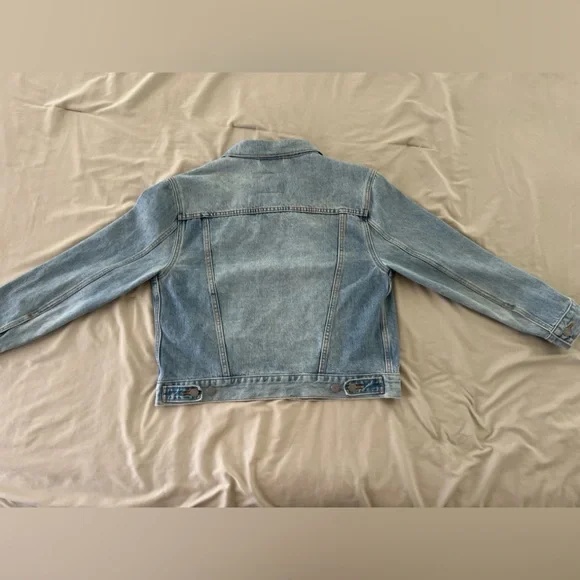 Levi’s Premium Trucker Denim Jacket – Light Wash, Water<Less, Size M - Picture 4 of 10
